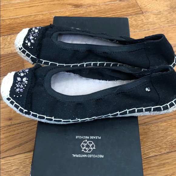 Simply Vera Vera Wang flats - Picture 2 of 7